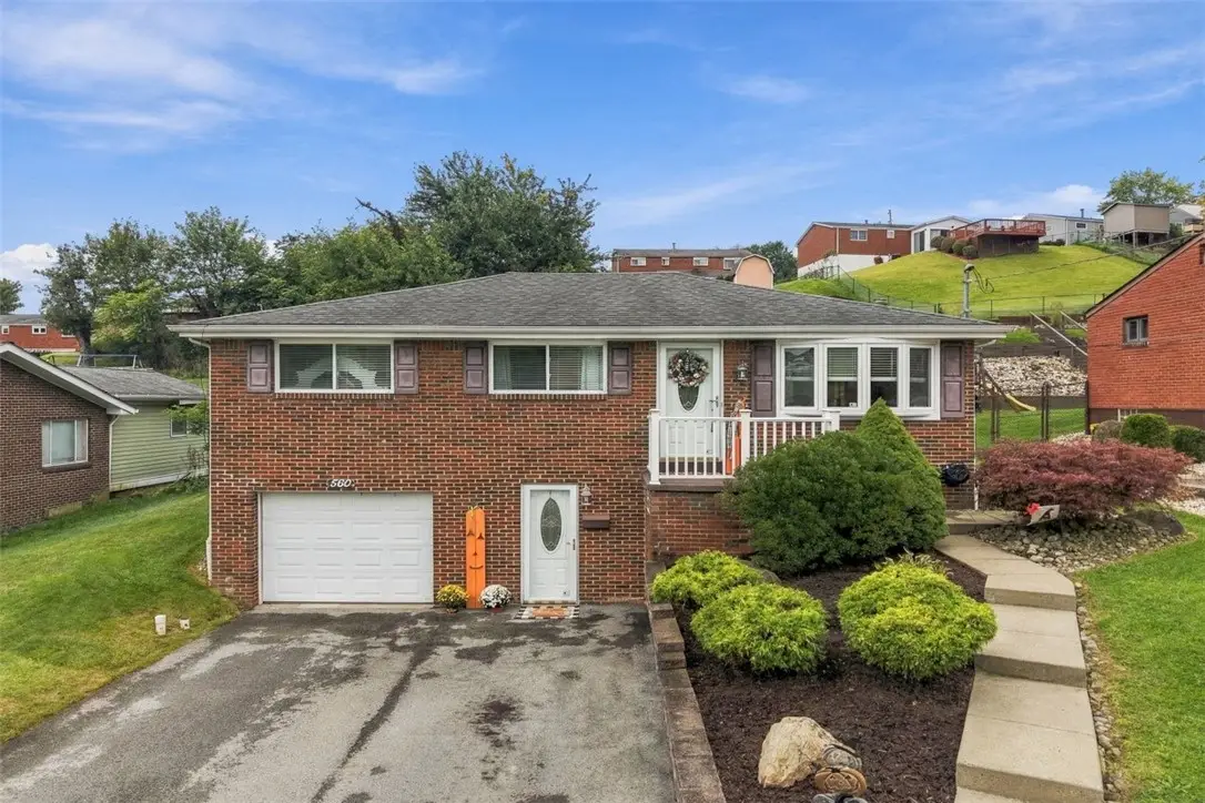 560 Semple Dr, North Huntingdon, PA 15642 - #1