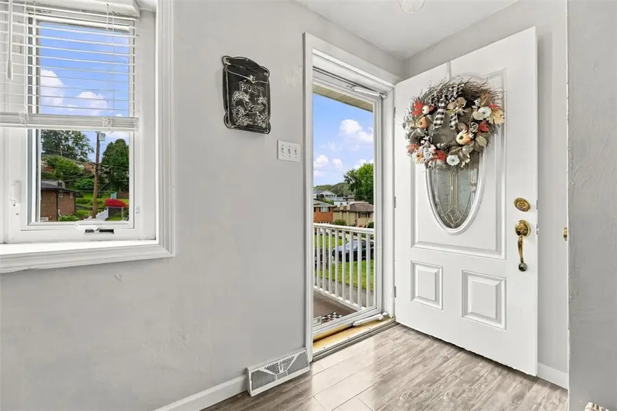 560 Semple Dr, North Huntingdon, PA 15642 - #3