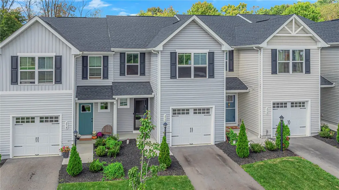 212 Smith Ln, Beaver Falls, PA 15010 - #1