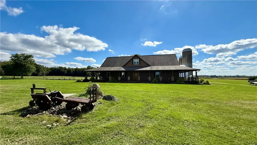 1666 District Rd, Fredonia, PA 16124 - #2