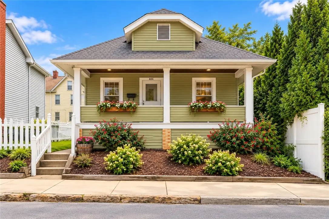466 Jackson St, Rochester, PA 15074 - #1