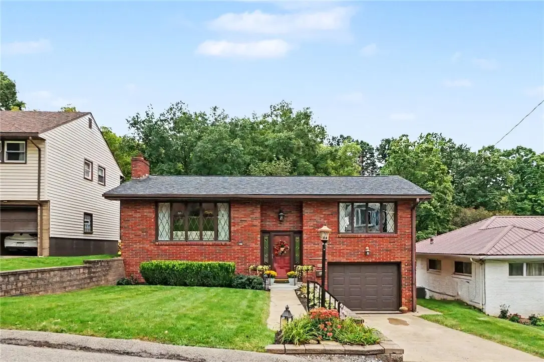 705 Smiley St, Ellwood City, PA 16117 - #1