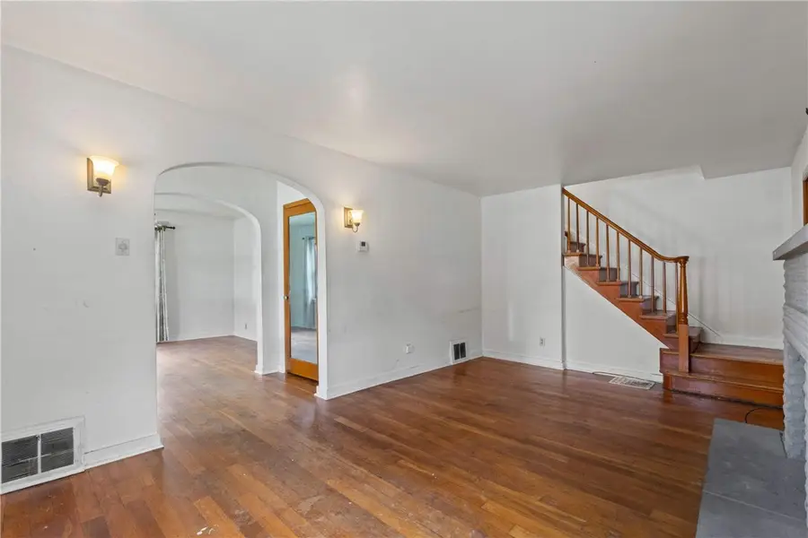 508 Willow St, Springdale, PA 15144 - #2