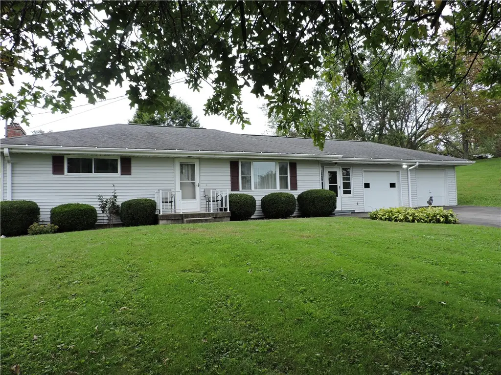 1440 W Pittsburgh St, Scottdale, PA 15683 - #1