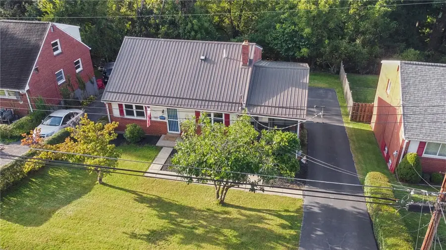 1383 Meadowlark Dr., Pittsburgh, PA 15243 - #2