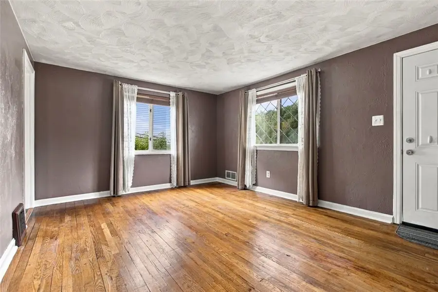 5141 Colewood Dr, Pittsburgh, PA 15236 - #3