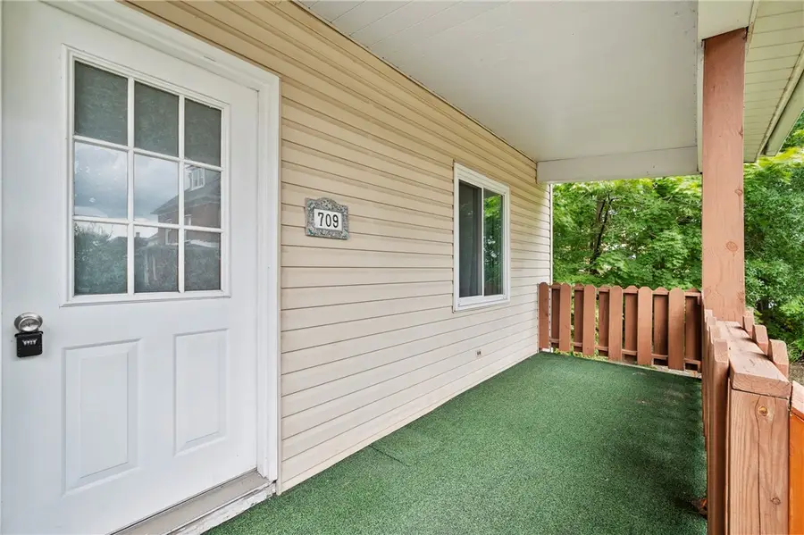 709 Short St, Irwin, PA 15642 - #2
