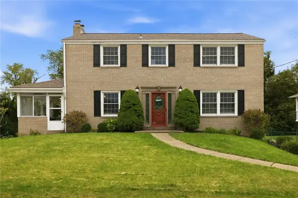 1105 Huston Dr, West Mifflin, PA 15122