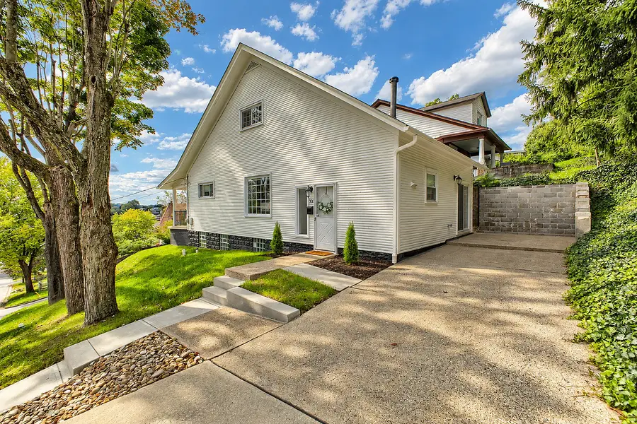 301 Silvis Street, Jeannette, PA 15644 - #2