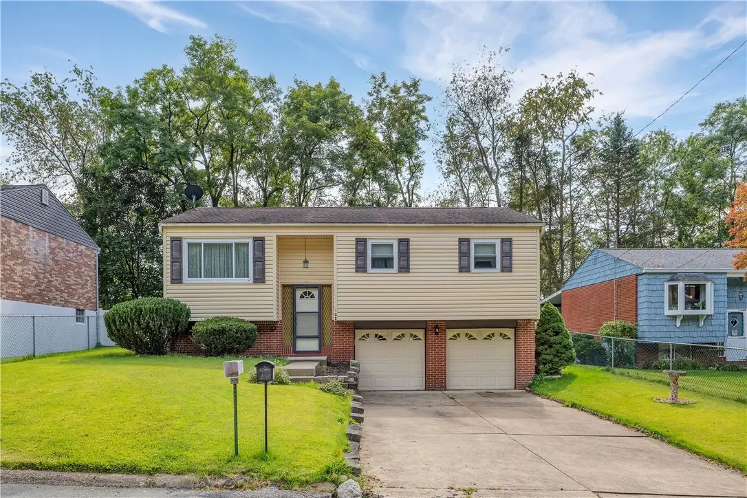 102 Bucknell Dr, Springdale, PA 15144 - #1
