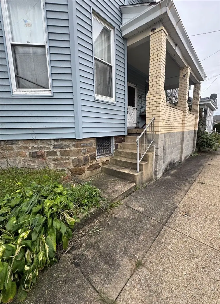415 Saint Clair St, Latrobe, PA 15650 - #2