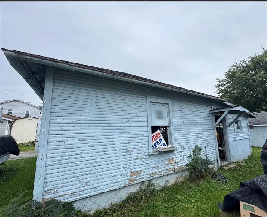 415 Saint Clair St, Latrobe, PA 15650 - #3