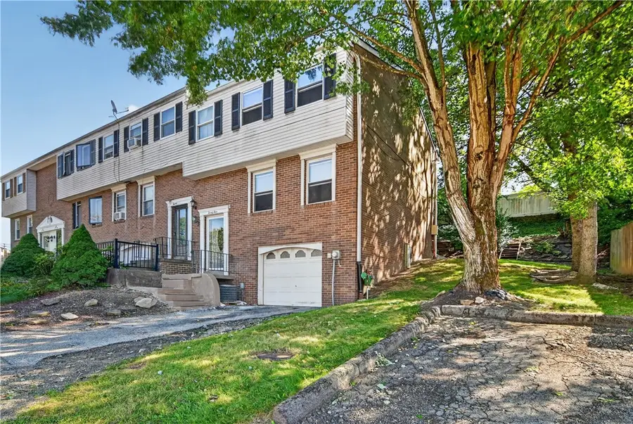 24 W Cortland Dr, McKees Rocks, PA 15136 - #2