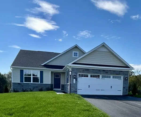 132 Acorn Dr, Sarver, PA 16055