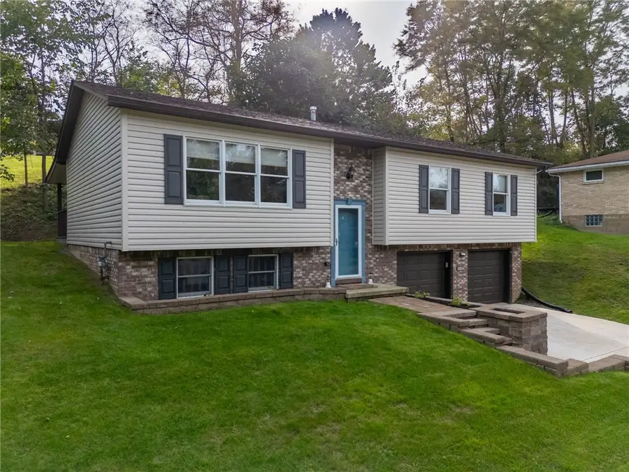 2014 Old Clairton Rd, Clairton, PA 15025 - #2