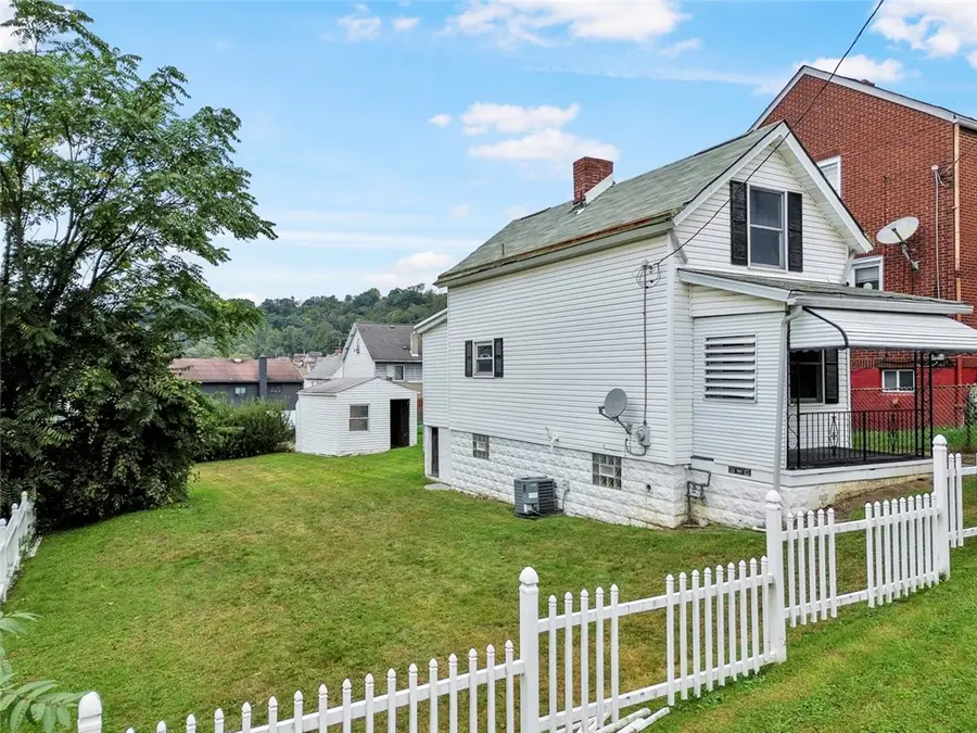425 32nd St, McKeesport, PA 15132 - #3