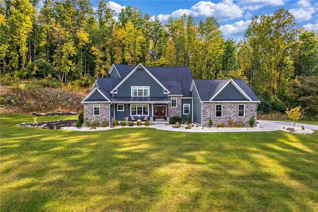 1211 Windemere Dr, Latrobe, PA 15650 - #1