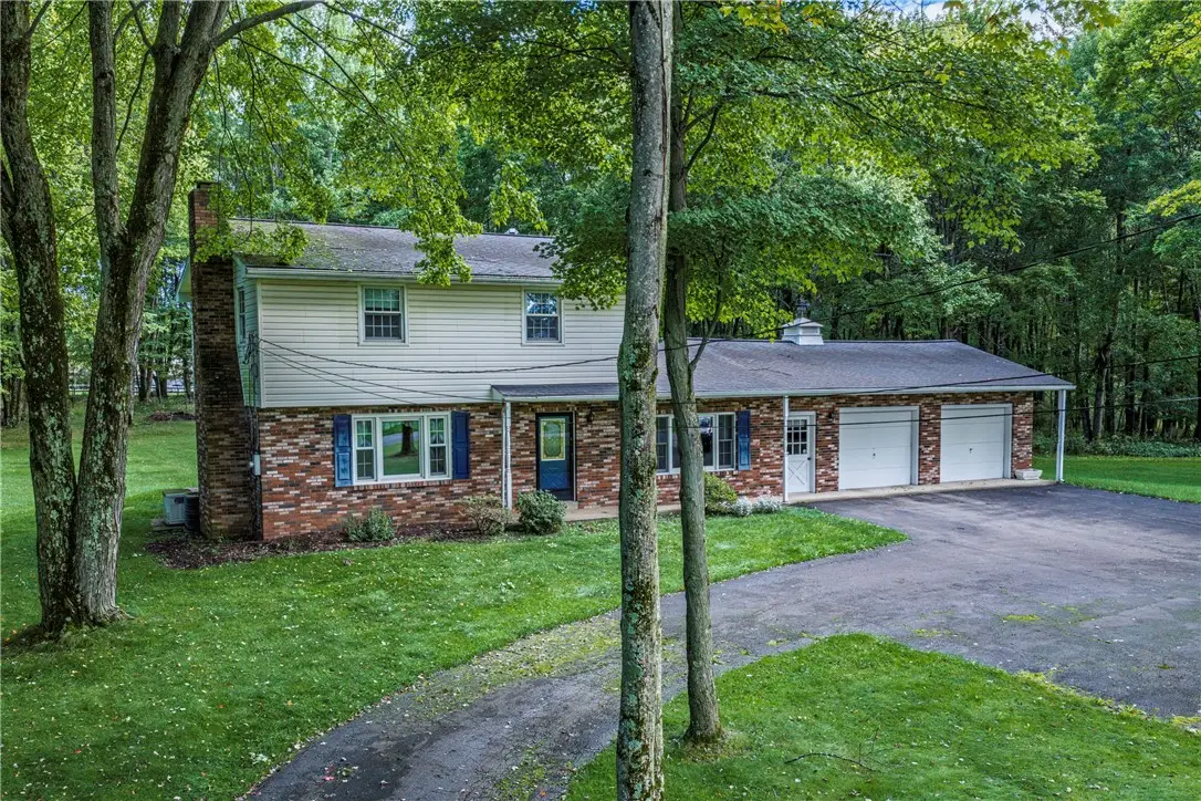 411 Kerry Dr, Butler, PA 16001 - #1