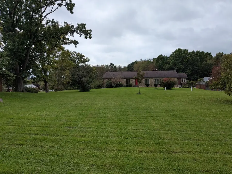637 Wallace Run Rd, Beaver Falls, PA 15010 - #2