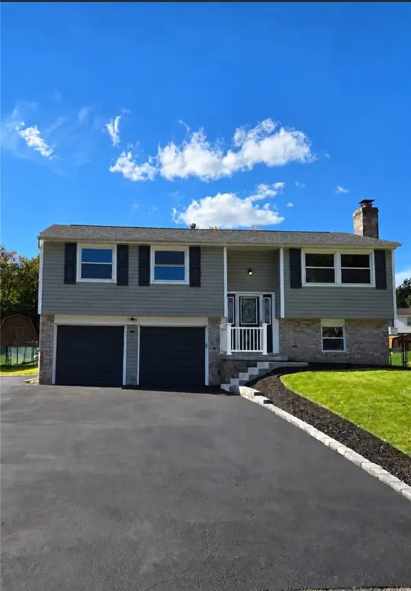 1700 Friar Tuck, North Huntingdon, PA 15642