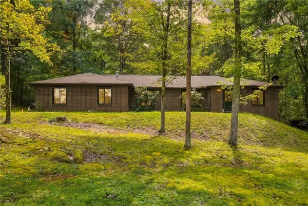 322 Fassinger Rd, Evans City, PA 16033