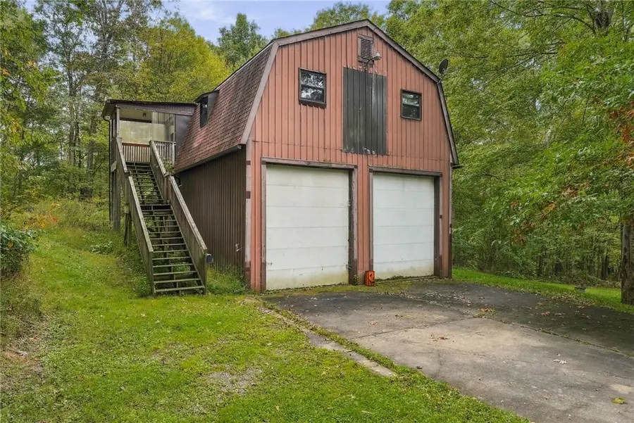 322 Fassinger Rd, Evans City, PA 16033 - #2