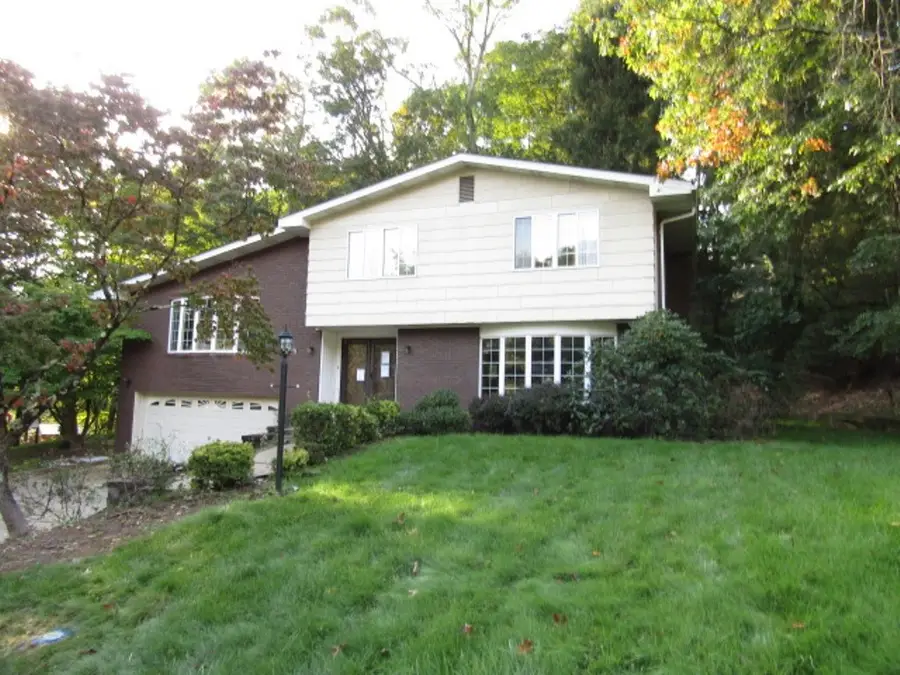 3808 Edinburg Dr, Murrysville, PA 15668 - #2