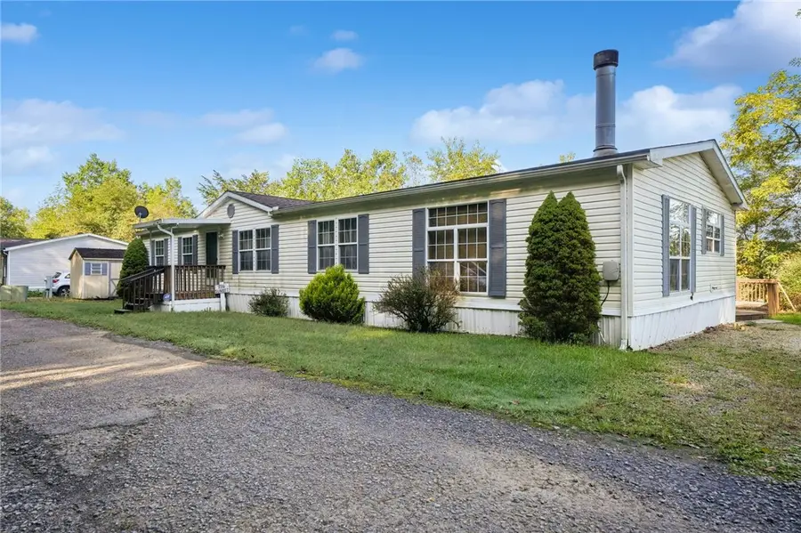 736 Sunset Dr, Donegal, PA 15628 - #2