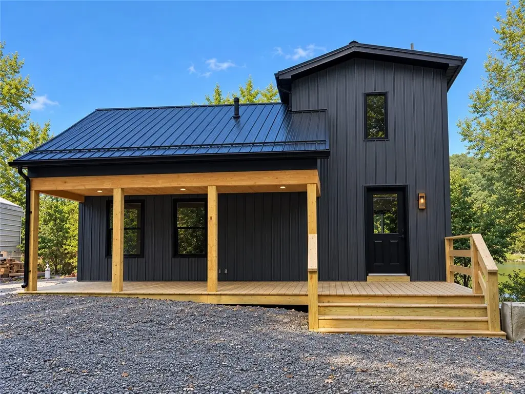 209 Upper Godfrey Dr, Leechburg, PA 15656 - #1