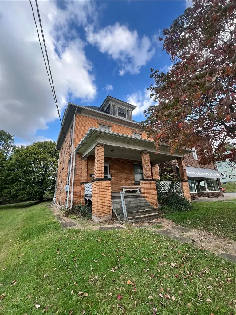 1031 E Washington St, New Castle, PA 16101 - #3