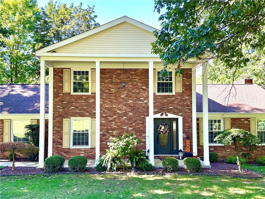 3411 Banberry Ln, New Castle, PA 16105 - #2