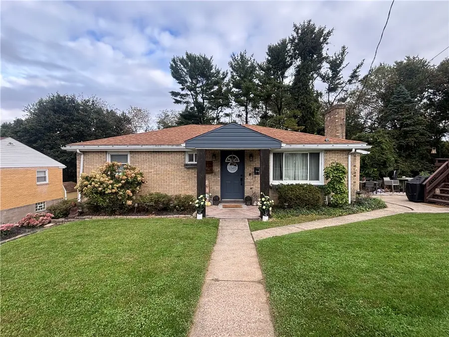 1115 Grandview Dr, Jeannette, PA 15644 - #2