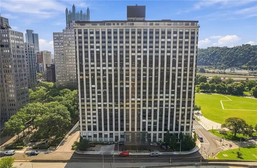 320 Fort Duquesne Blvd #25L, Pittsburgh, PA 15222 - #2
