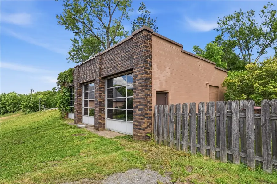 3762 Saxonburg Blvd, Pittsburgh, PA 15238 - #2