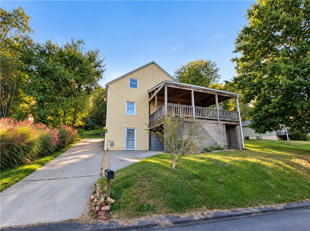 601 7th Street Ext, New Kensington, PA 15068 - #1