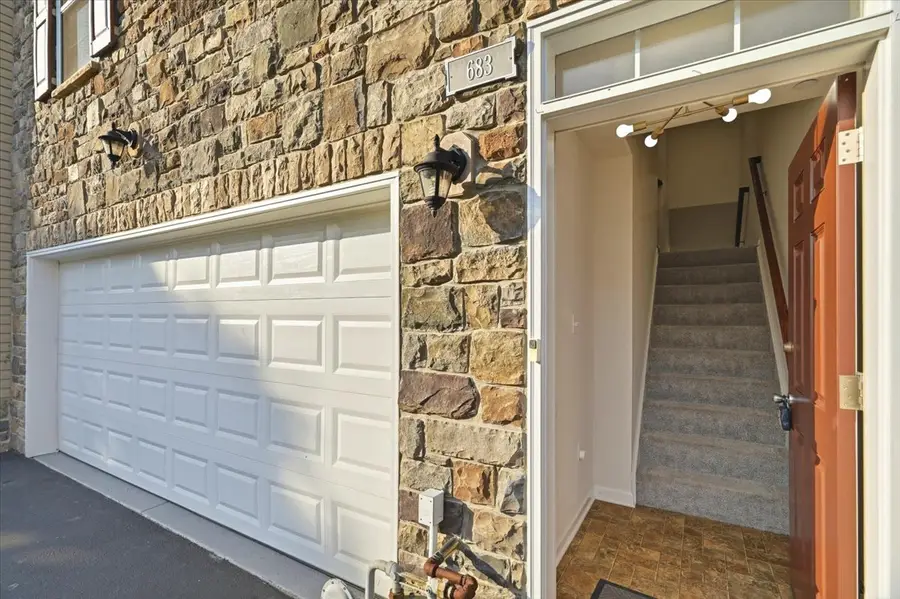 683 Freedom Drive, Carnegie, PA 15106 - #3