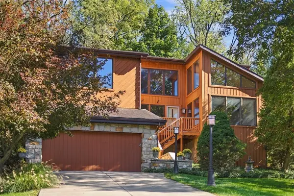 4282 Forest Glen Dr, Allison Park, PA 15101