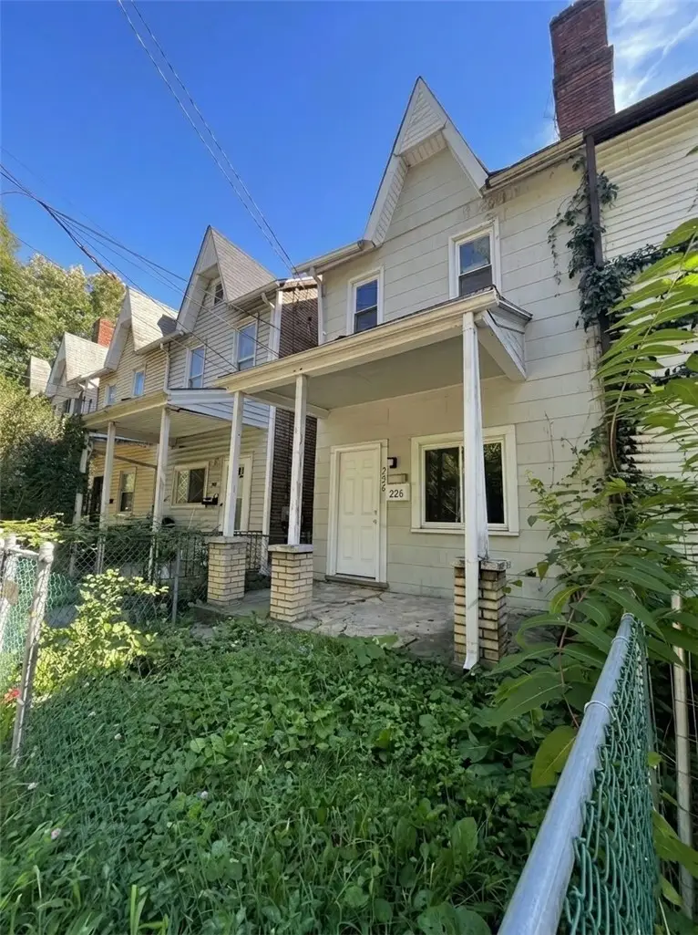 226 Flowers Ave, Pittsburgh, PA 15207 - #1