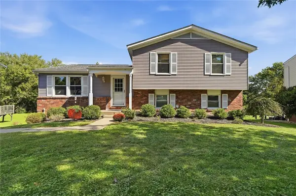 110 Glengarry Dr, Coraopolis, PA 15108