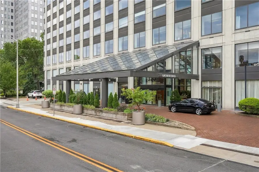 320 Fort Duquesne Blvd #24N, Pittsburgh, PA 15222 - #2