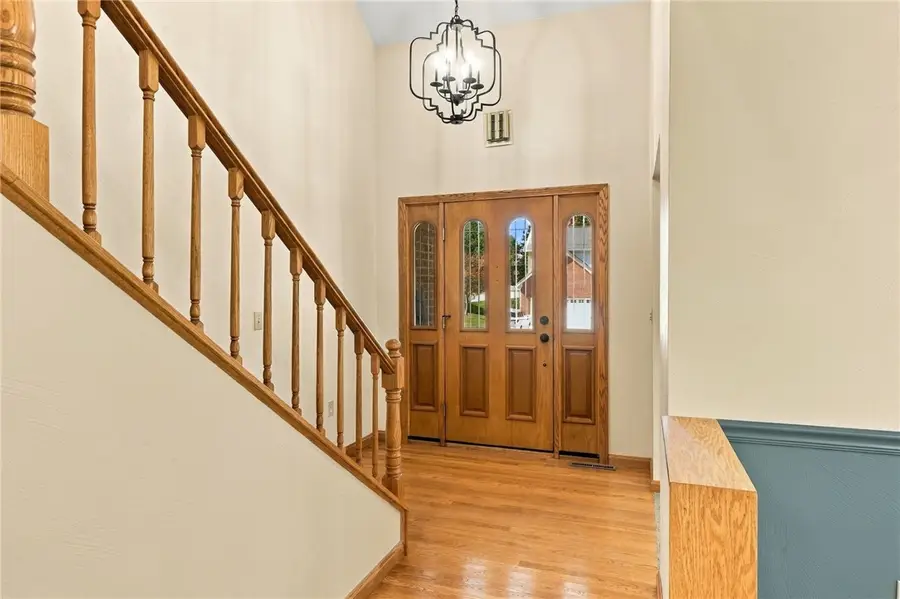 909 Clayton Dr, Greensburg, PA 15601 - #2