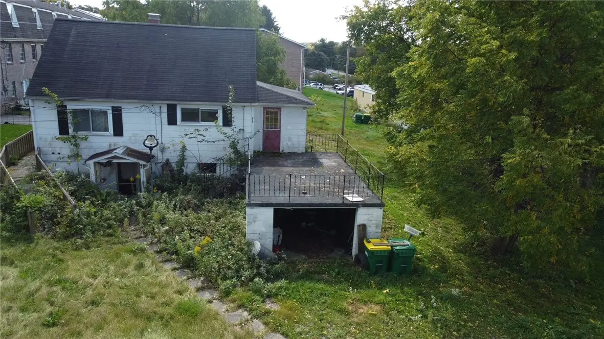 275 S Duffy Rd, Butler, PA 16001 - #1