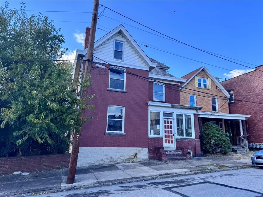 215 S 2nd St, Jeannette, PA 15644 - #2