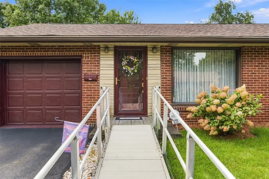 533 Longvue Drive, New Kensington, PA 15068 - #2