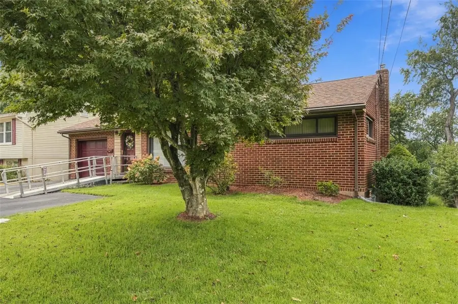 533 Longvue Drive, New Kensington, PA 15068 - #3