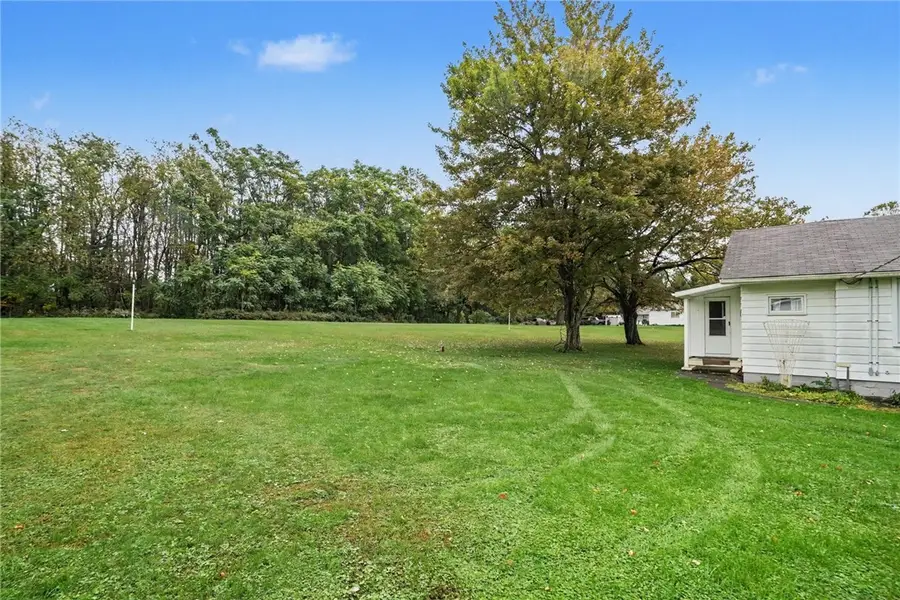 3917 Station Rd, New Castle, PA 16101 - #2