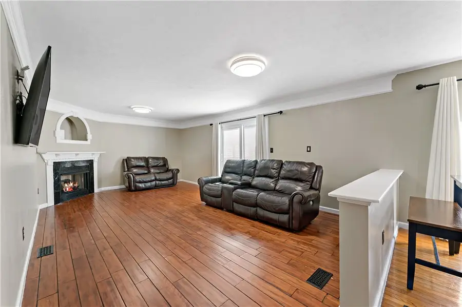 111 Lilac Ct, Oakdale, PA 15071 - #3