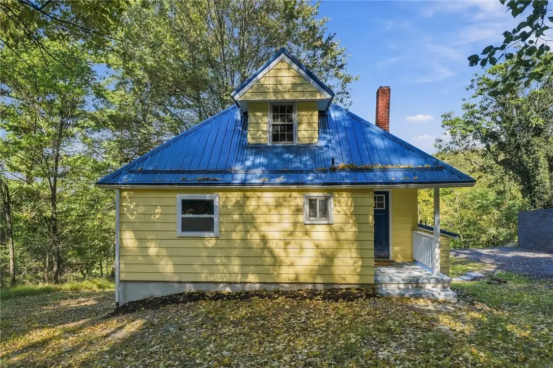 980 Old Coal Hollow Rd, Verona, PA 15147 - #1