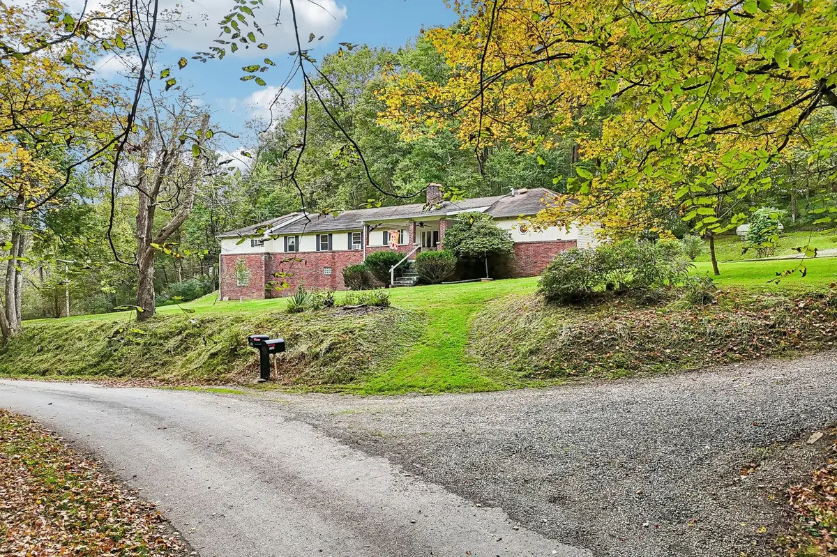 1164 Martin Rd, Clarksburg, PA 15725 - #1