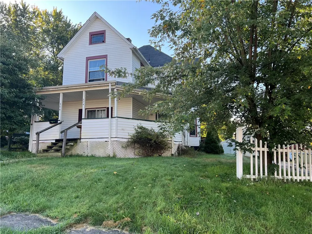 374 Harrison St, Sharon, PA 16146 - #1